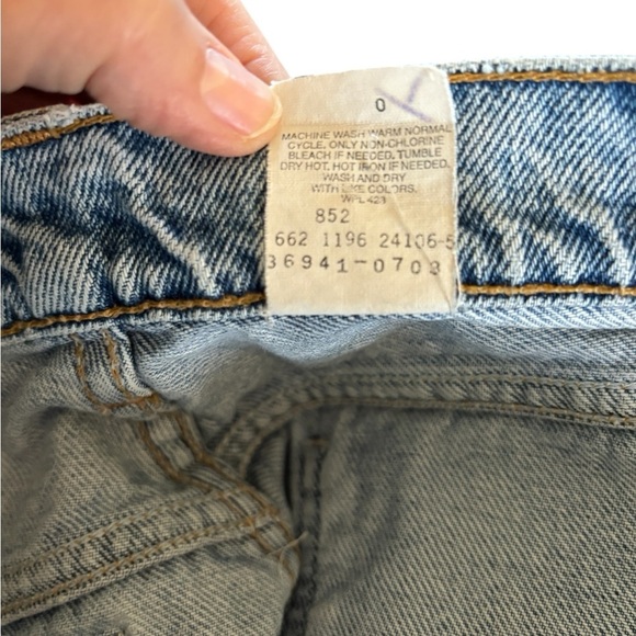 VTG Levi’s 941 Orange Tab High Waisted Denim Shorts Sz 8 Reg Fit Cut Offs - Picture 7 of 9